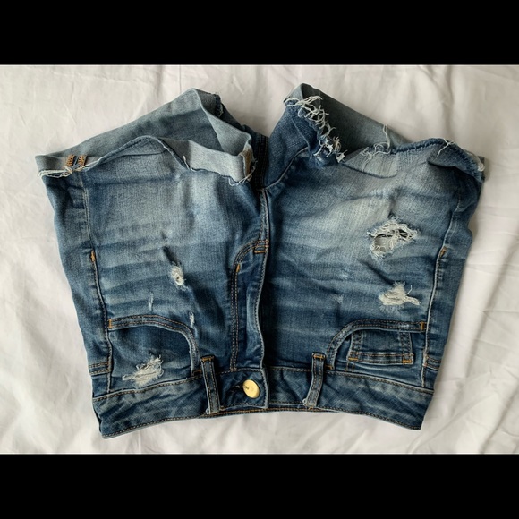 Women’s size 4 American Eagle jean short - Picture 1 of 2